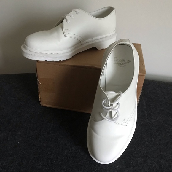 Dr. Martens Shoes - doc martens 1461 mono white size 7 (euro 38)